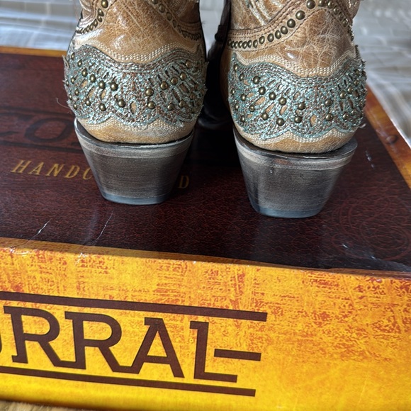 Women's Western Heart Embroidered Boots - Picture 7 of 9